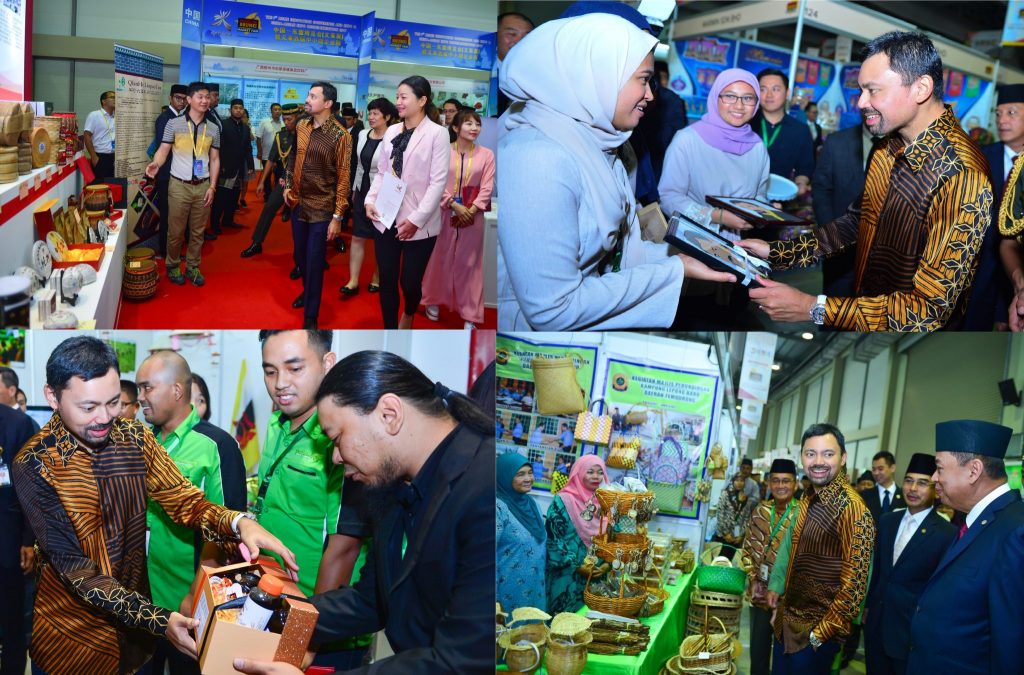 DYTM DPMM berkenan dijunjung melawat dan ramah mesra bersama pengusaha tempatan dan luar negara di tapak-tapak pameran