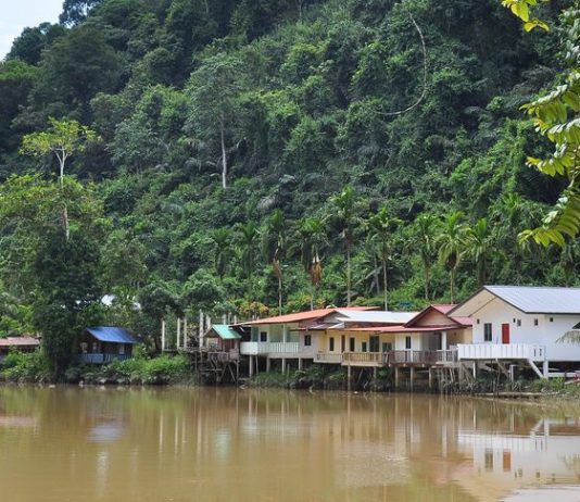 Unwinding along Pandaruan river: Belais & Buda-Buda’s Chalets