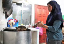 Uncertain over their future, Tutong’s Soto Hj Tuah rebuilds from its founder’s home