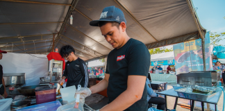 Young entrepreneurs seize opportunity at Gerai Ramadhan Stadium