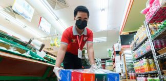 Full lockdown to jeopardize economy and employment supermarket worker