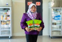 From hotel clerk to selling pandan chicken in 31 stores