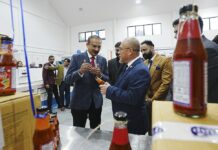 Behind the launch: Atoll expands FDI in Brunei with Mantap sauces Atoll's technical director Rajendrasinh (centre left) briefing MPRT Minister YB Dato Dr Hj Abdul Manaf during the official launch of Mantap on February 3.