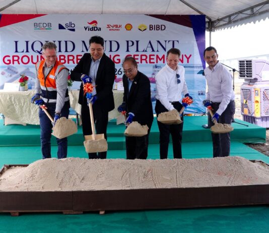 VidDaCom to become first local owner-operator of mud plant Representatives from BEDB, SLB, VidDaCom, BSP and BIBD mark the groundbreaking of VidDaCom’s Liquid Mud Plant.