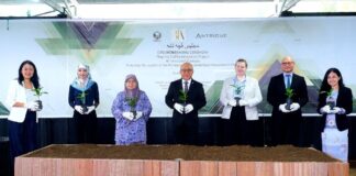Antrique launches Nvidia-powered AI innovation platform in Brunei with coffee plantation YB Dato Dr Haji Abdul Manaf with Datin Hjh Tutiaty, Laura Brown, and representatives of Antrique and BIA.